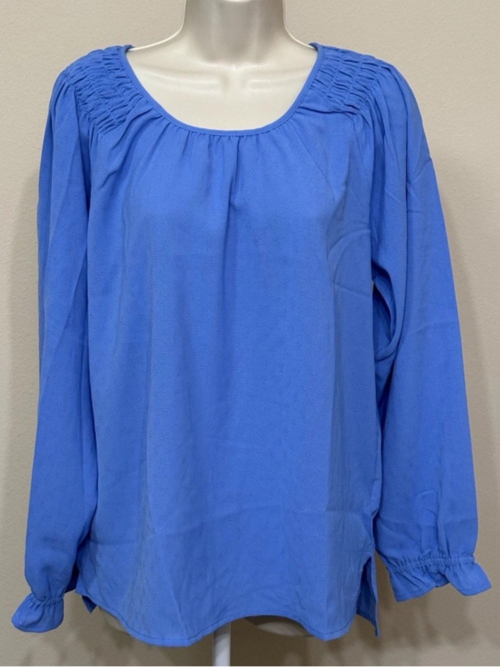 Classic Scoop Neck Long-Sleeve Textured Peasant Top